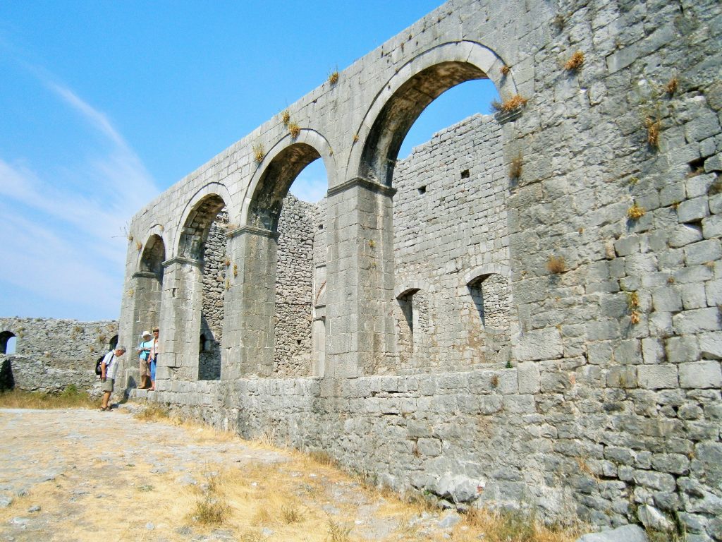 Shkodra - zachované ruiny hradu