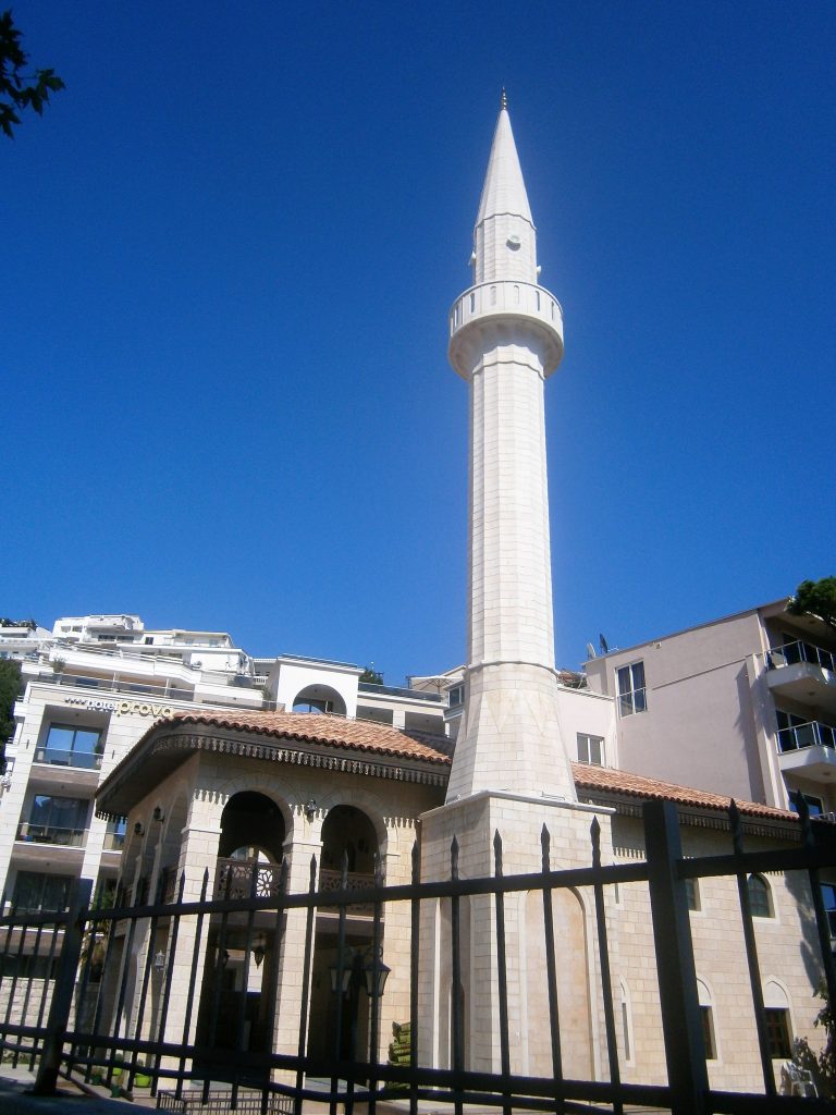 Mešita v centre Ulcinju